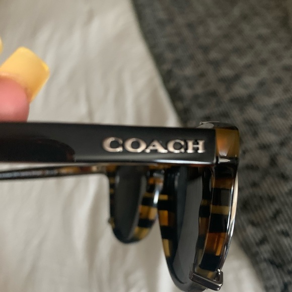 Coach sunglasses - Picture 2 of 4